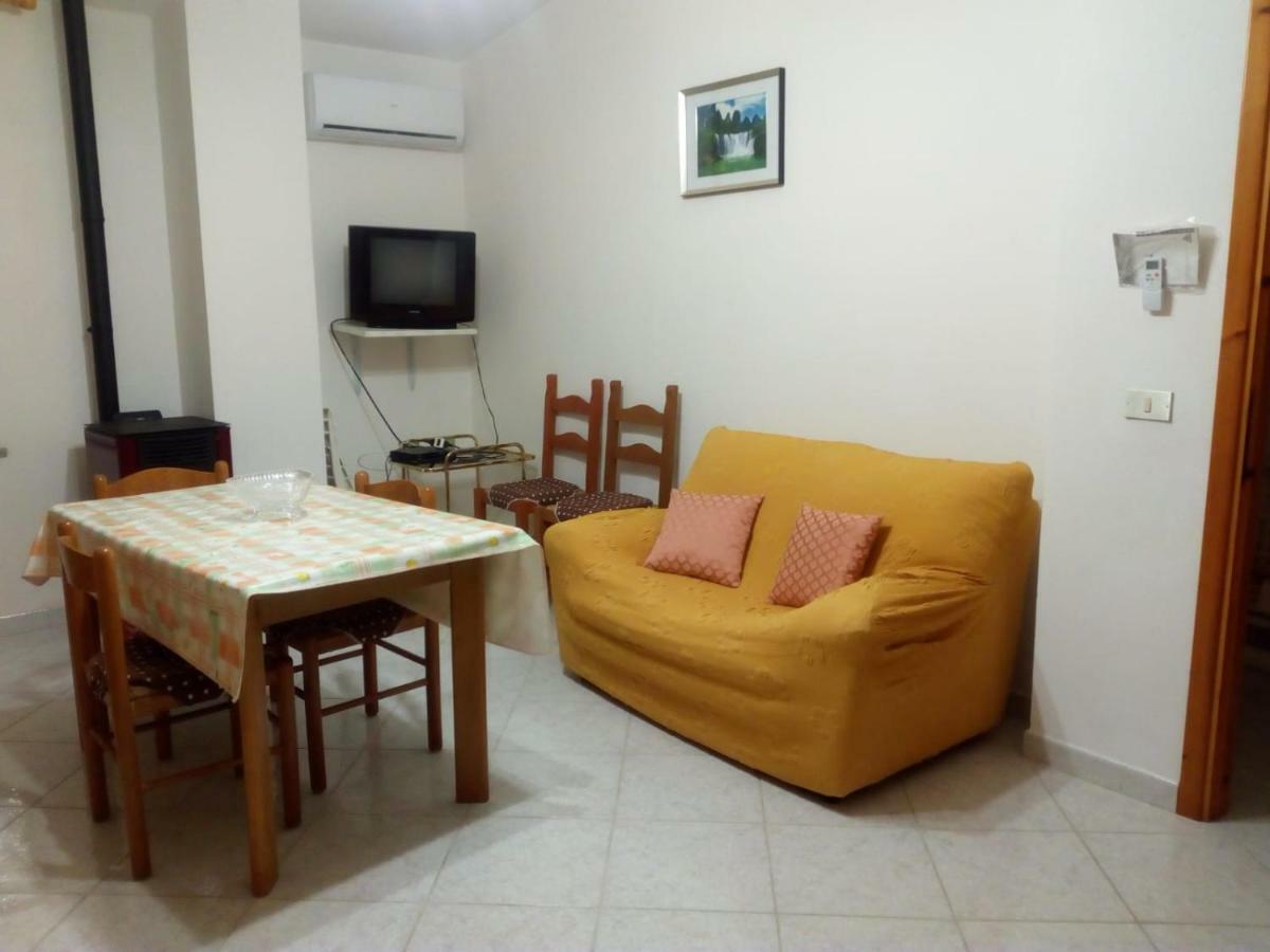 Santu Luisu Iun P2230 Apartment Galtelli Luaran gambar